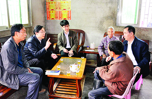 德赛工业领导深入梁化四民村落实精准扶贫