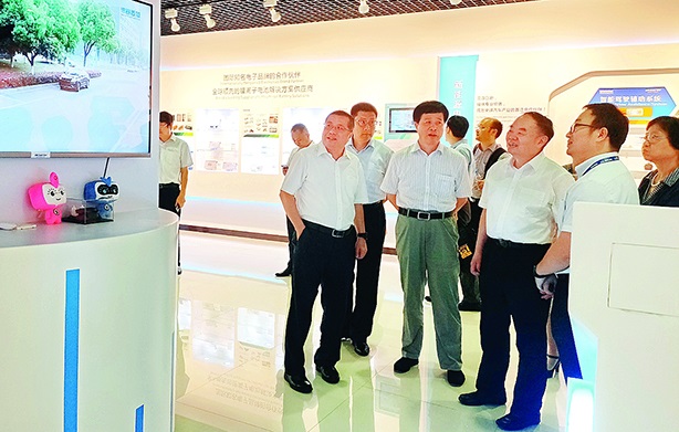 周济院士体验德赛西威智能驾驶产品，期望德赛——加快转型升级 走高质量发展之路